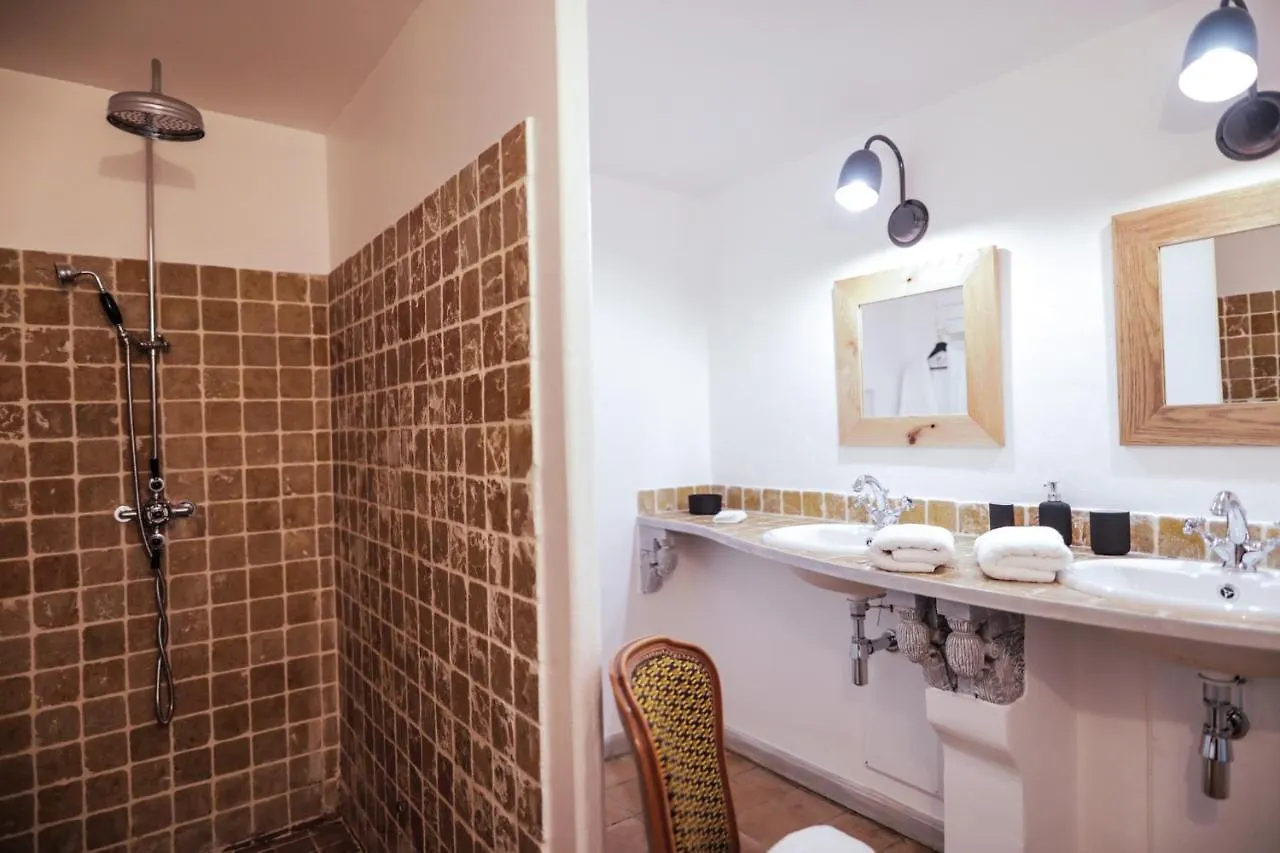 Hotel L'Insoupçonnée Saint Rémy de Provence à Noves 0*,  France