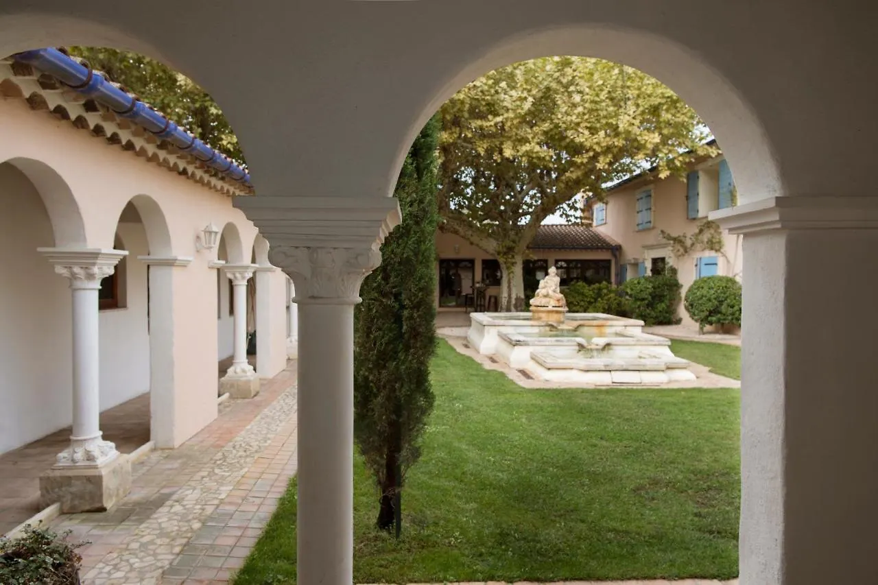 Hotel L'Insoupçonnée Saint Rémy de Provence à Noves Maison d'hôtes