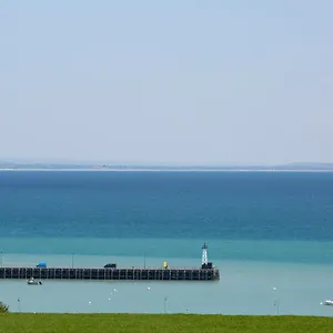 https://cottages-piscine-vue-mer-du-vauhariot.inbrittany.com